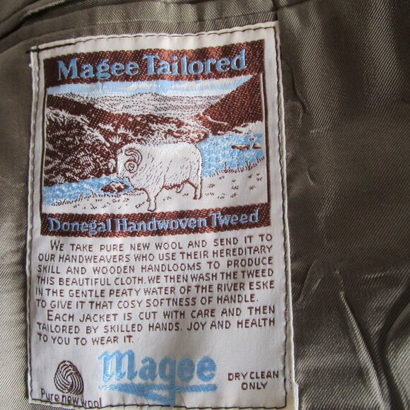 Irish wool tweed dinner jacket, multiple inside pockets, double vent, hand woven - Picture 13 of 16